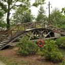 De draaibrug als levensgroot model in de tuin